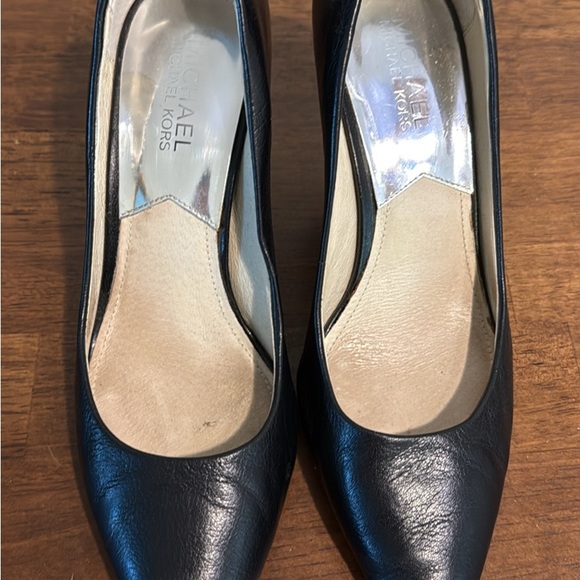 Michael Kors Black Leather Pointed Toe Heels Size 8 - Picture 1 of 5